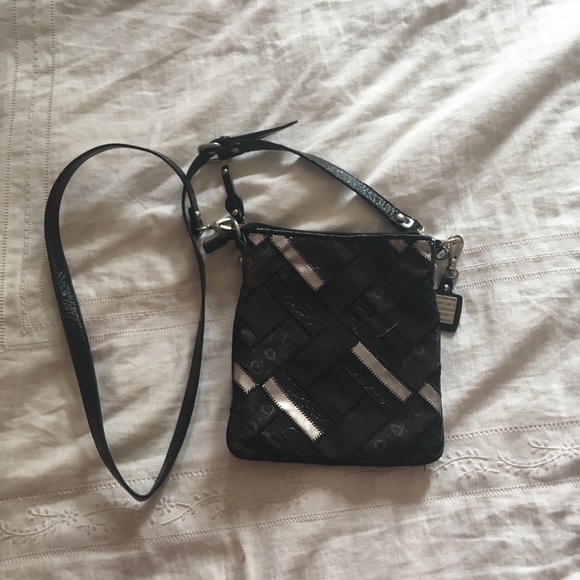 SOLD Black crossbody Solo Soprani purse - Picture 4 of 5